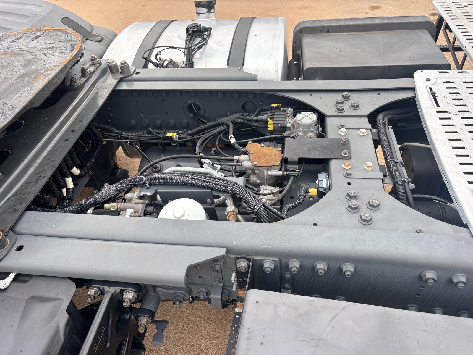 
								Cabeza tractora DAF CF FT 450 4×2 Diesel Euro 6 usada full									