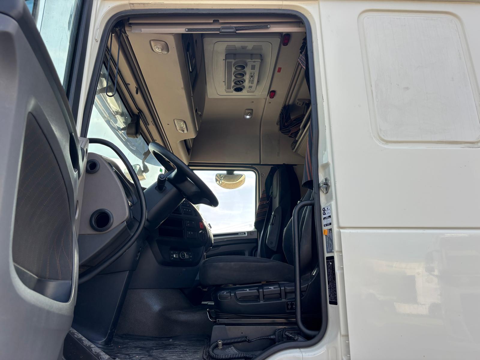 
								Camión tautliner (lonas correderas) DAF XF FT 480 6×2 Diesel Euro 6 usado full									