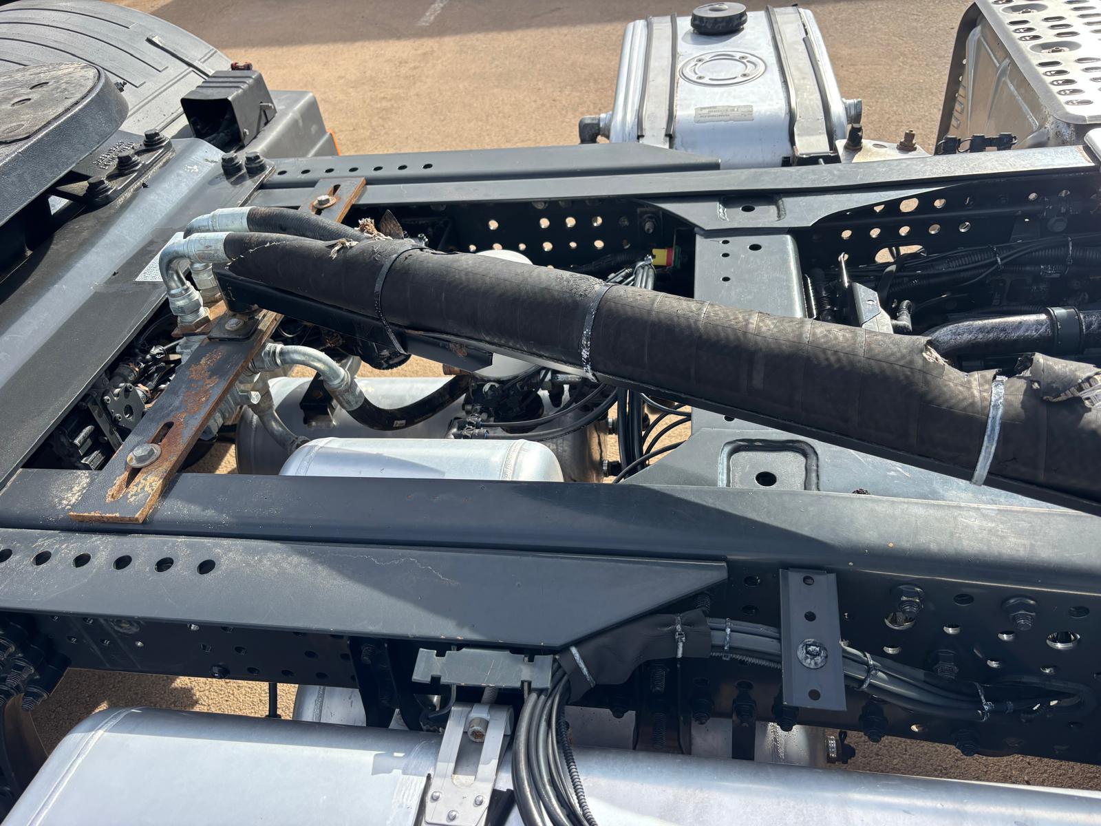 
								Cabeza tractora Iveco Stralis 510 4×2 Diesel Euro 6 Sistema hidráulico usada full									